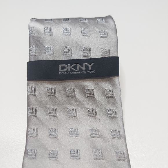 DKNY Tie NWT Originally (39.50 USD) - Picture 7 of 8